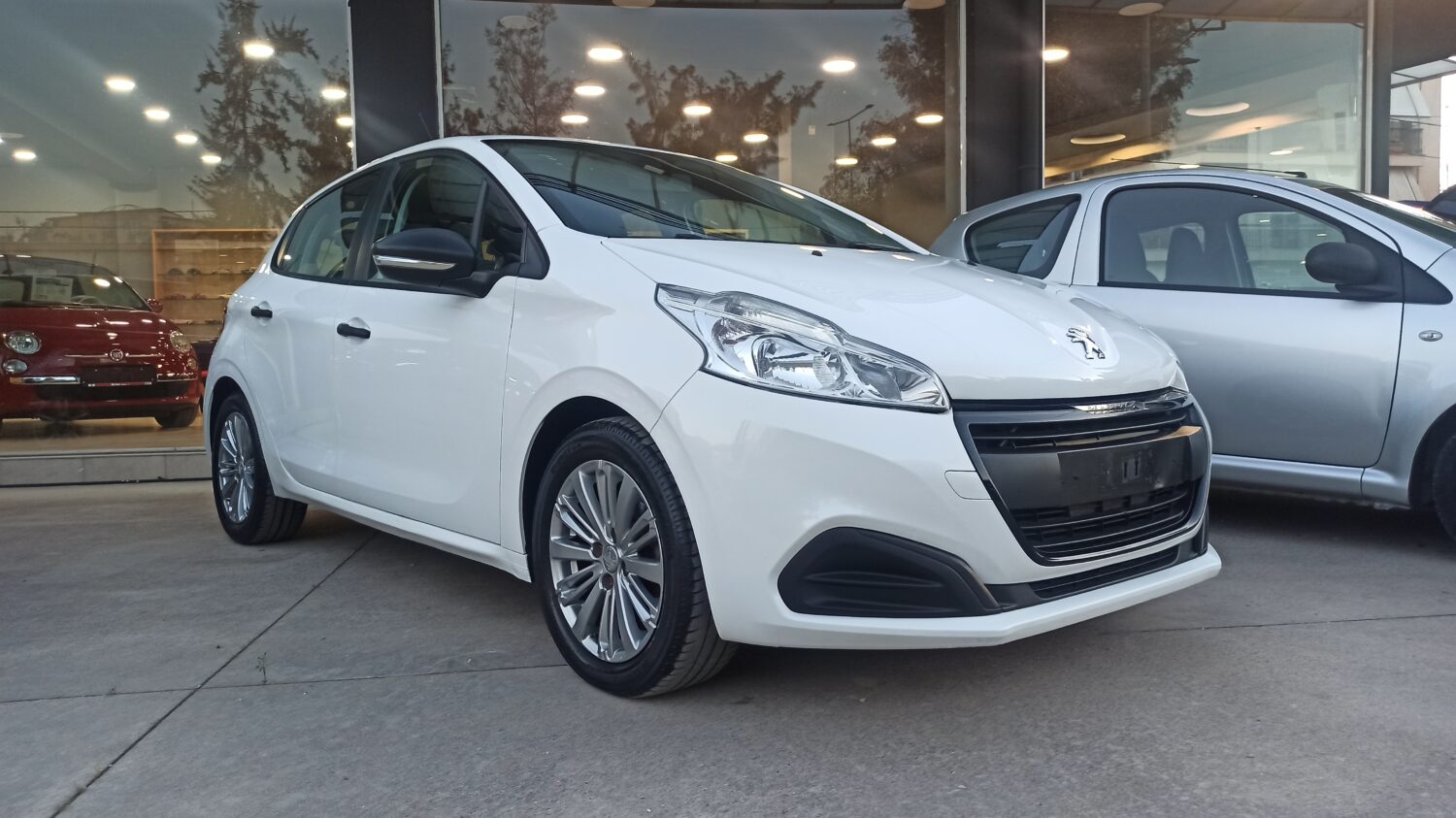 Peugeot 208 - Image 6