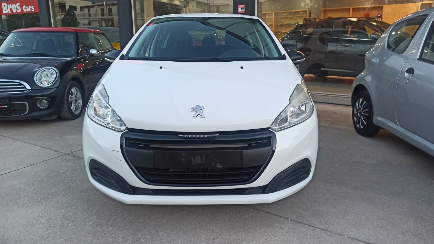 Peugeot 208 - Image 10