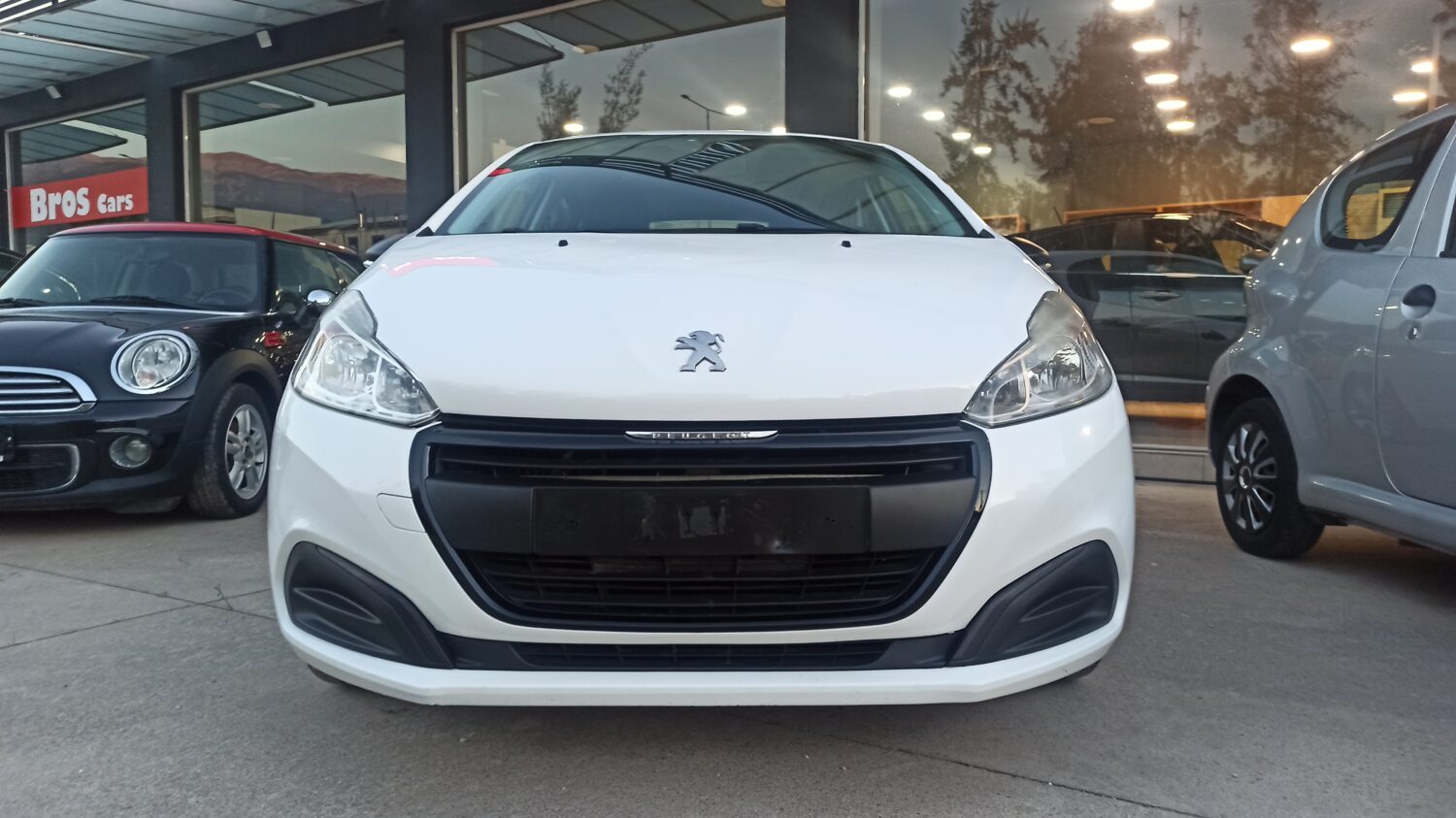 Peugeot 208 - Image 12