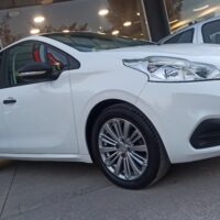 Peugeot 208 - Image 14