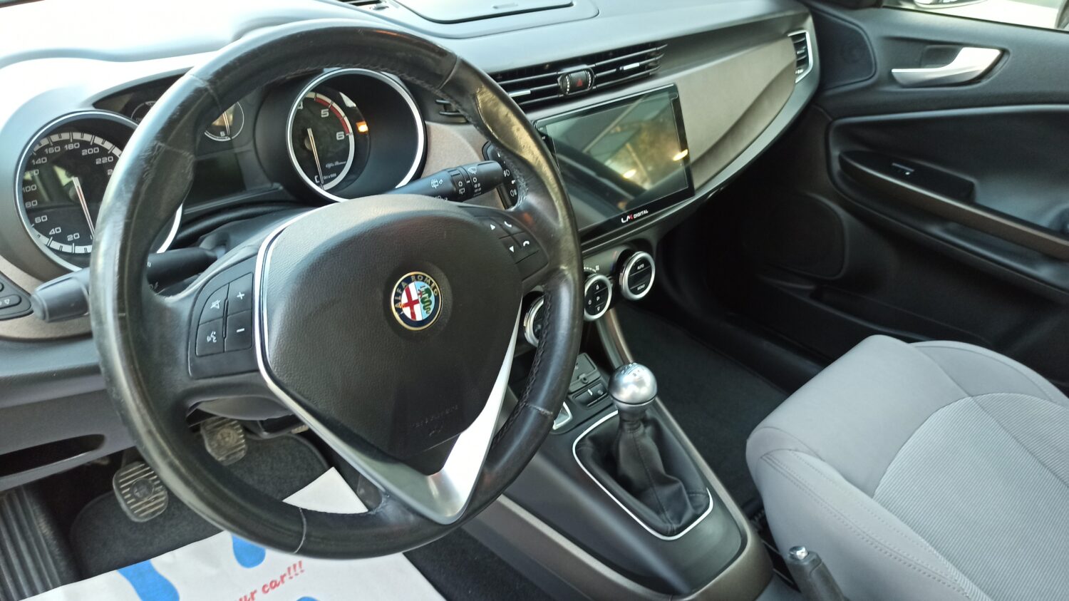 Alfa Romeo Giulietta - Image 36