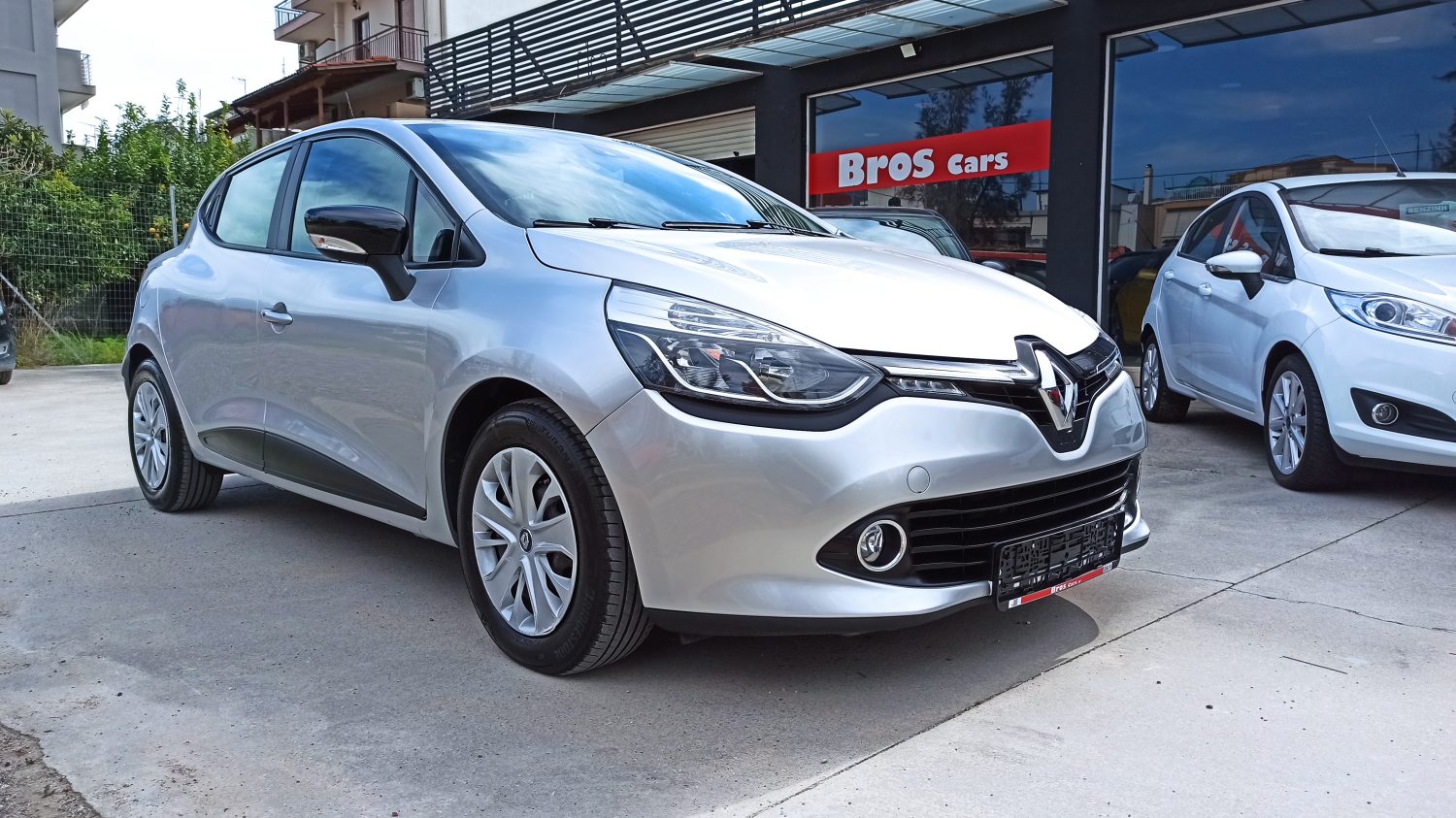 Renault Clio - Image 10