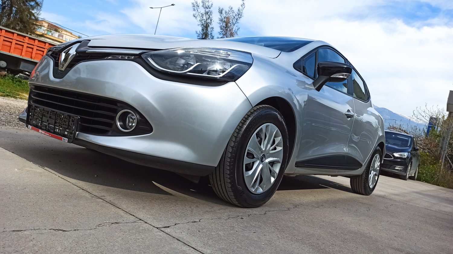 Renault Clio - Image 15