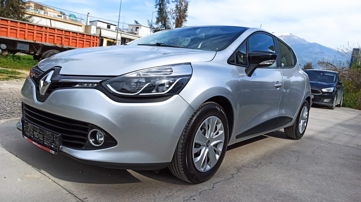 Renault Clio - Image 19