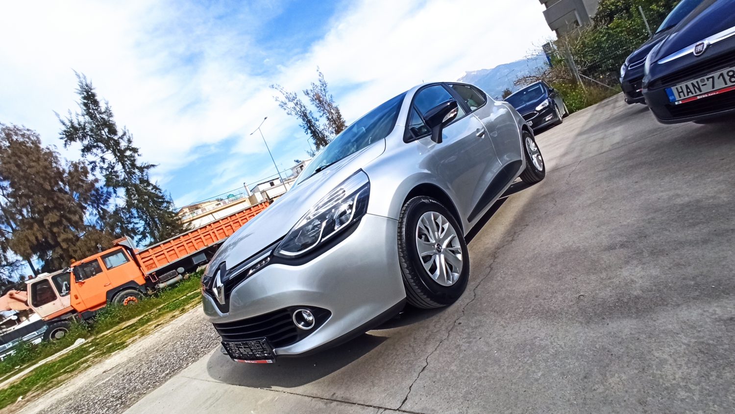 Renault Clio - Image 21