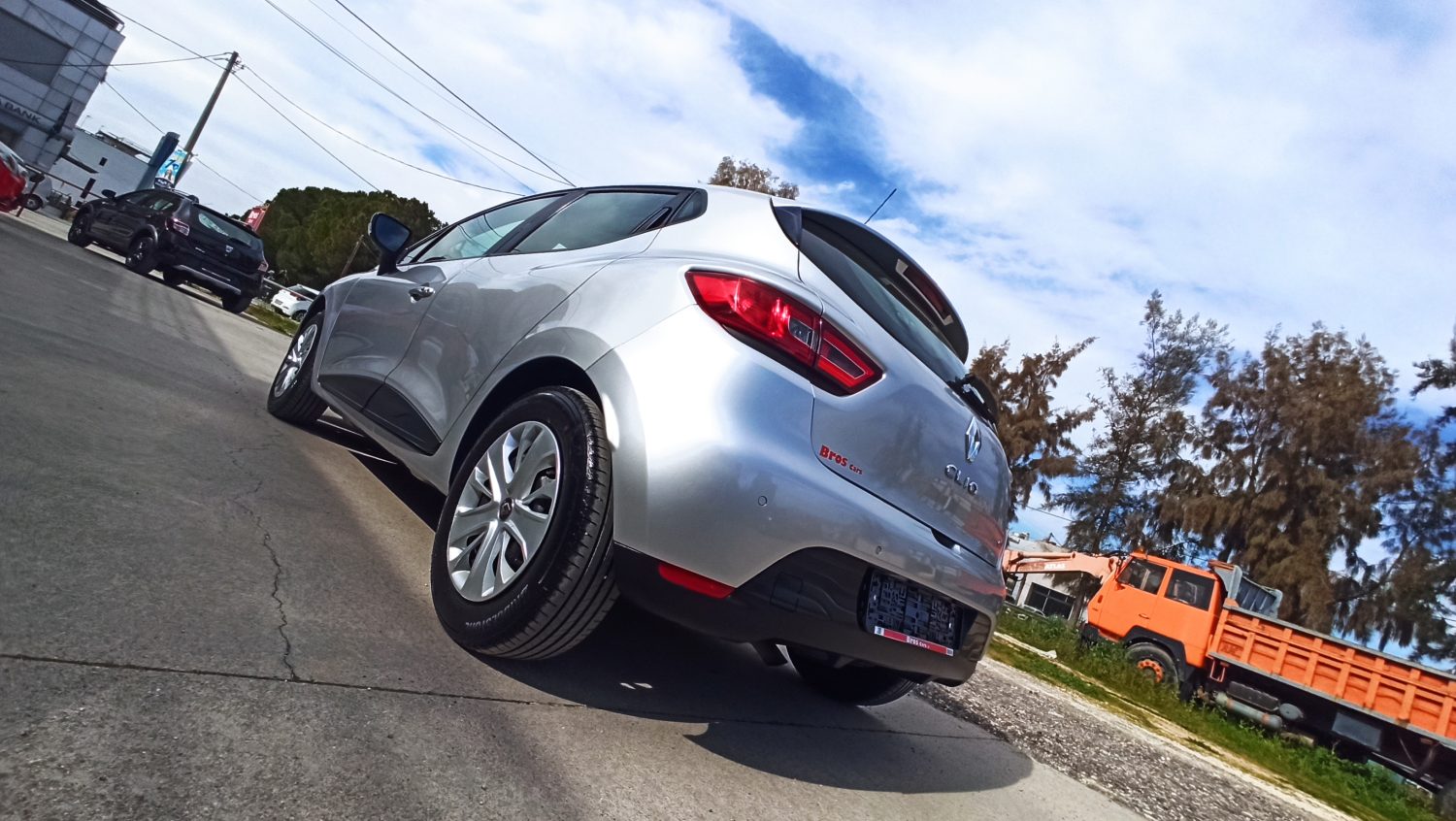 Renault Clio - Image 33