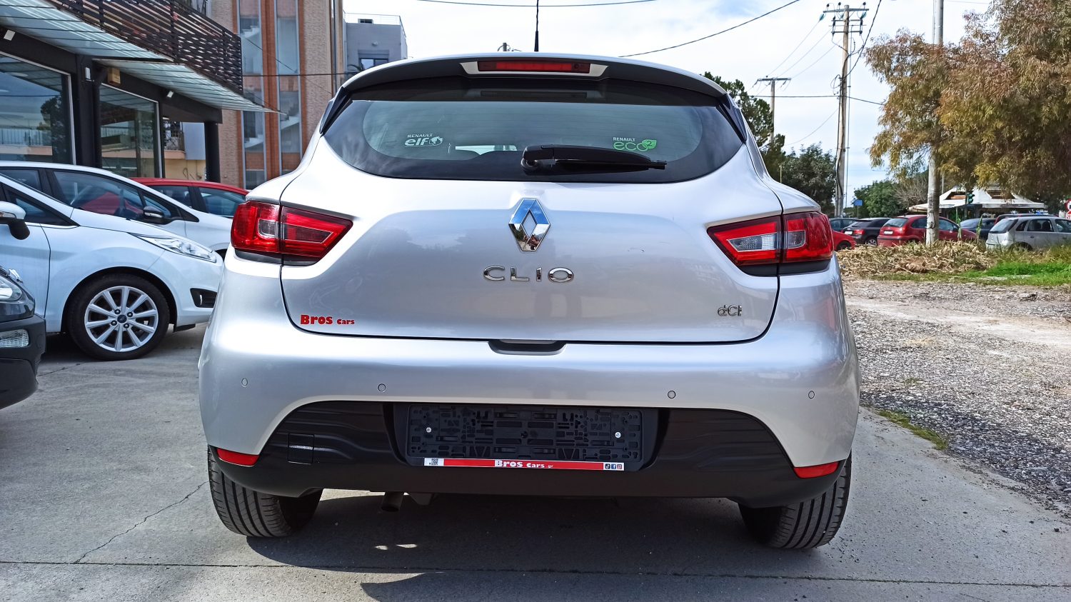 Renault Clio - Image 36