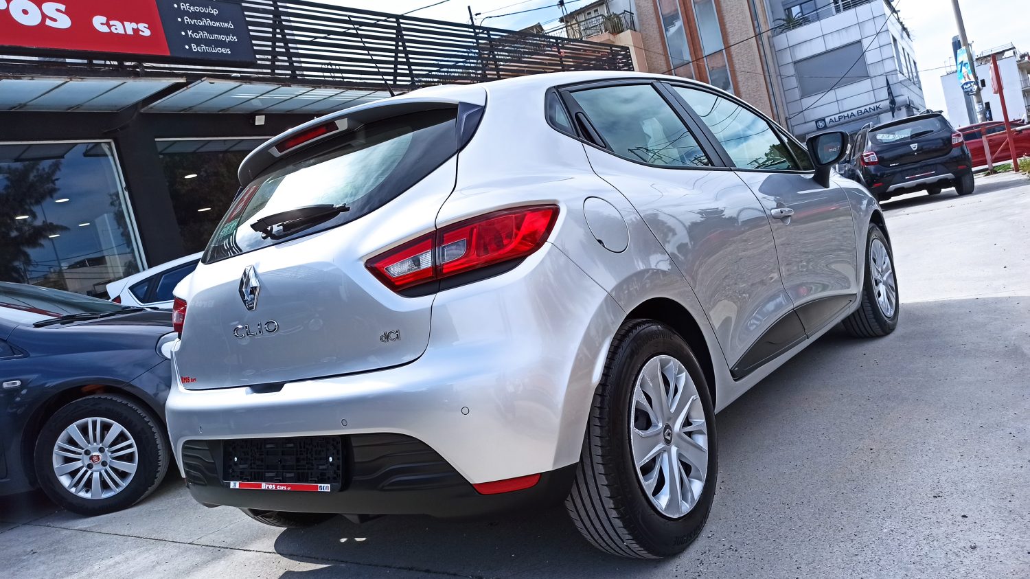 Renault Clio - Image 39