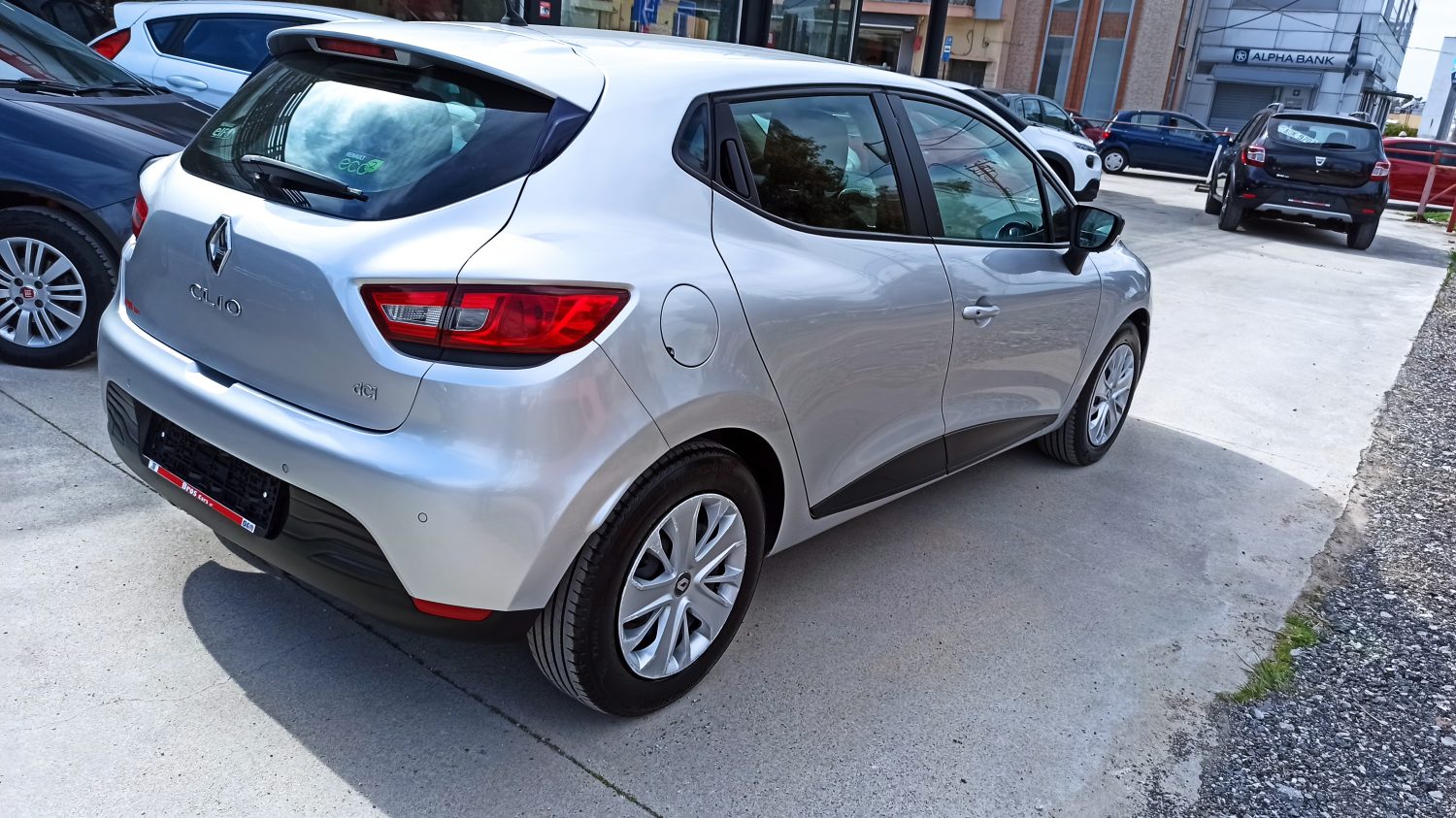 Renault Clio - Image 43