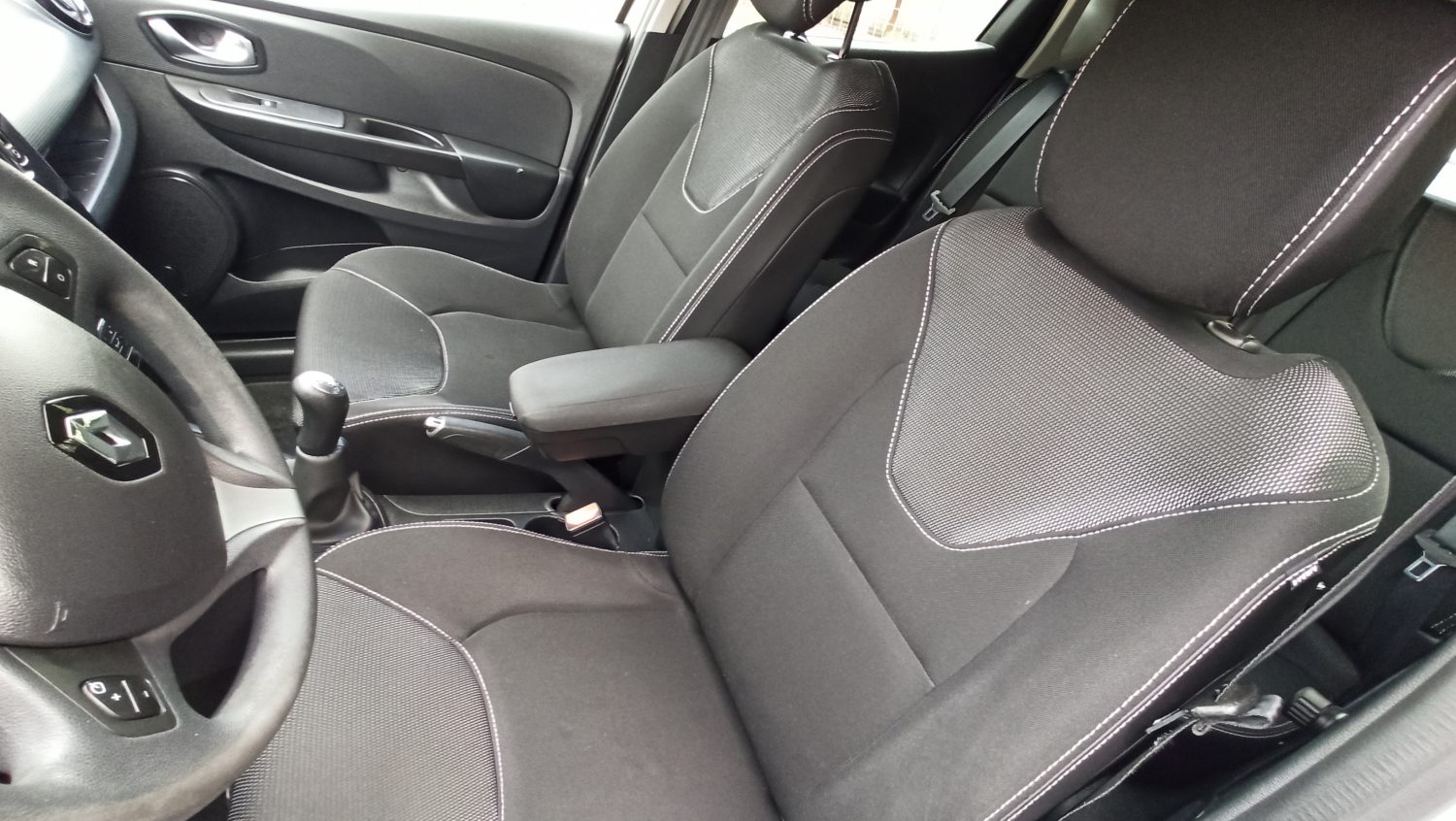 Renault Clio - Image 49