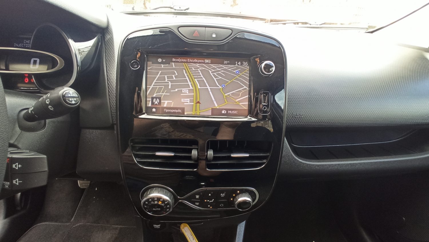 Renault Clio - Image 57