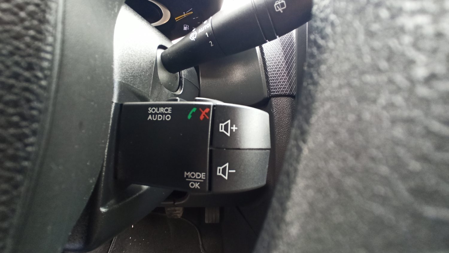 Renault Clio - Image 59