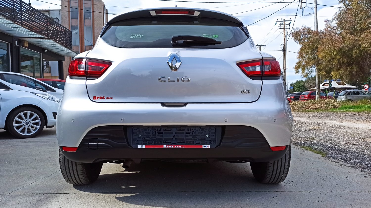 Renault Clio - Image 45