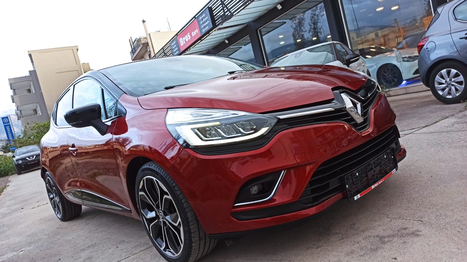 Renault Clio - Image 5