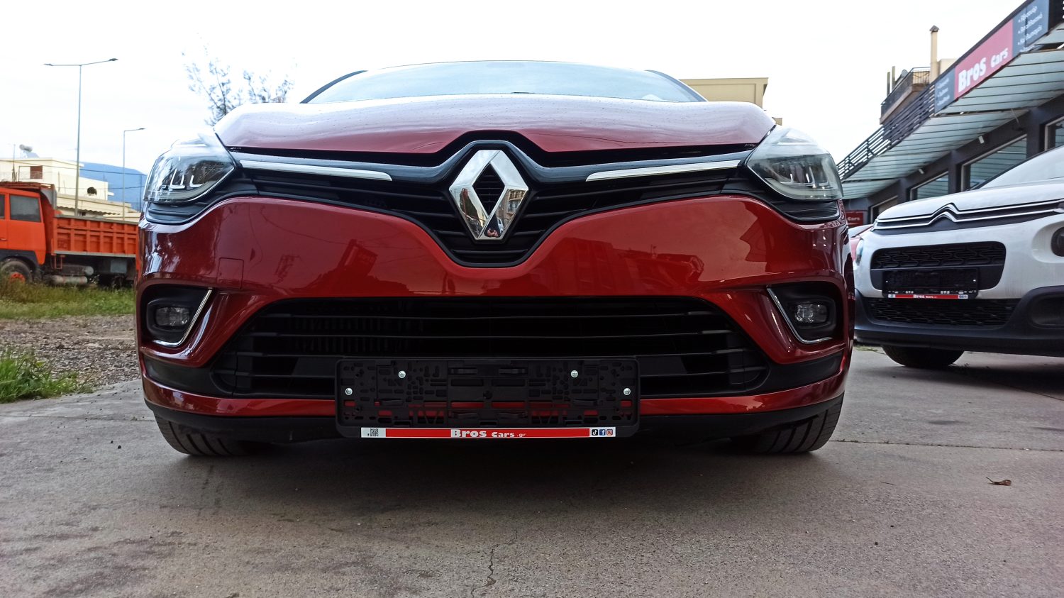 Renault Clio - Image 9