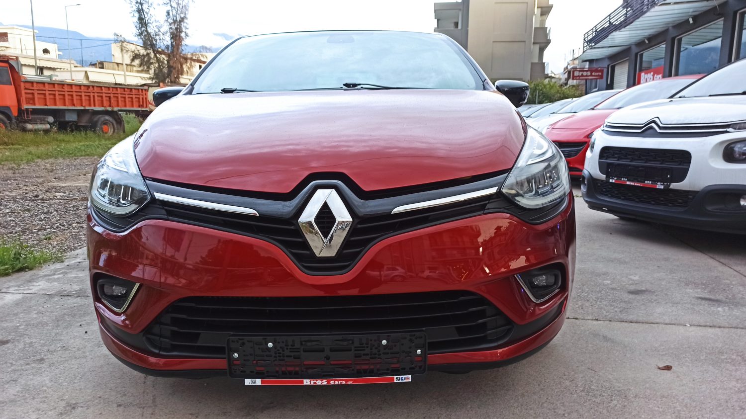Renault Clio - Image 10