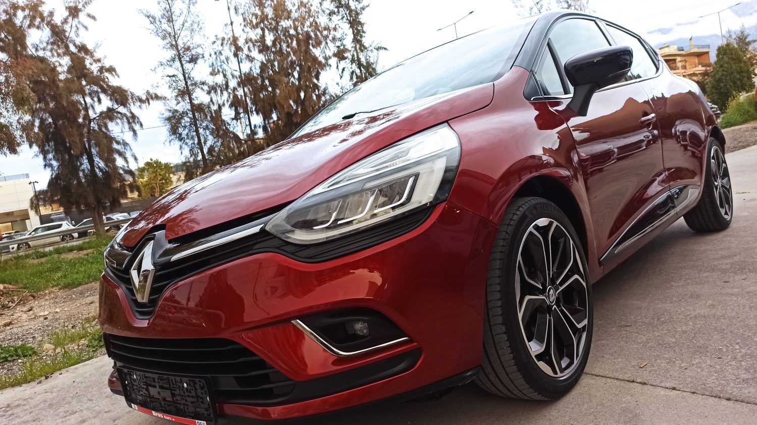 Renault Clio - Image 13