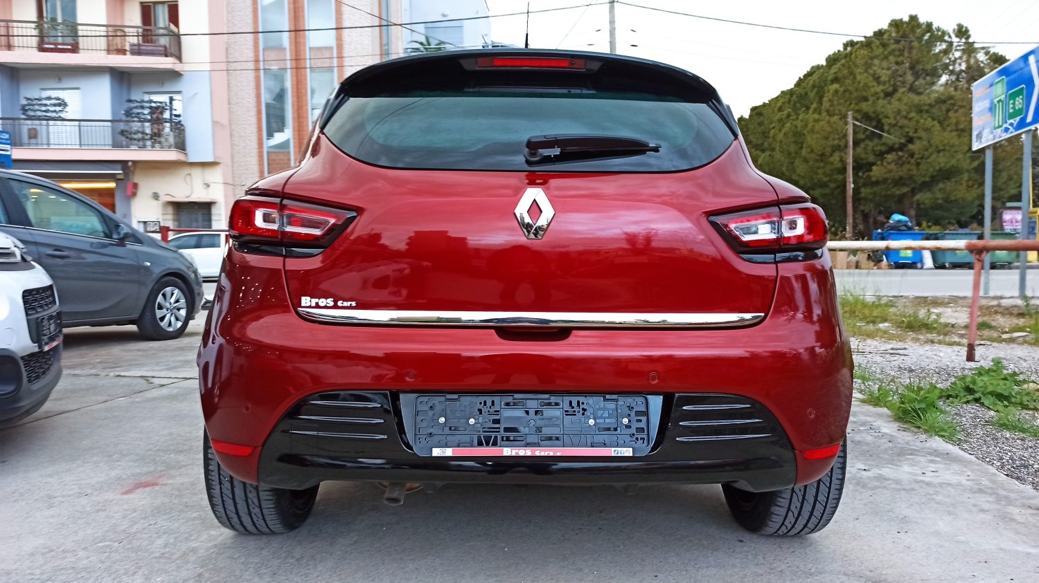 Renault Clio - Image 29
