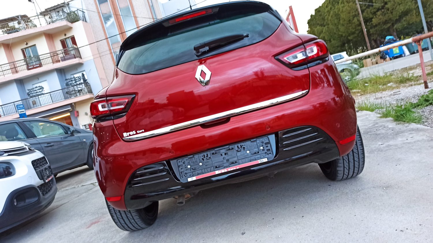 Renault Clio - Image 32