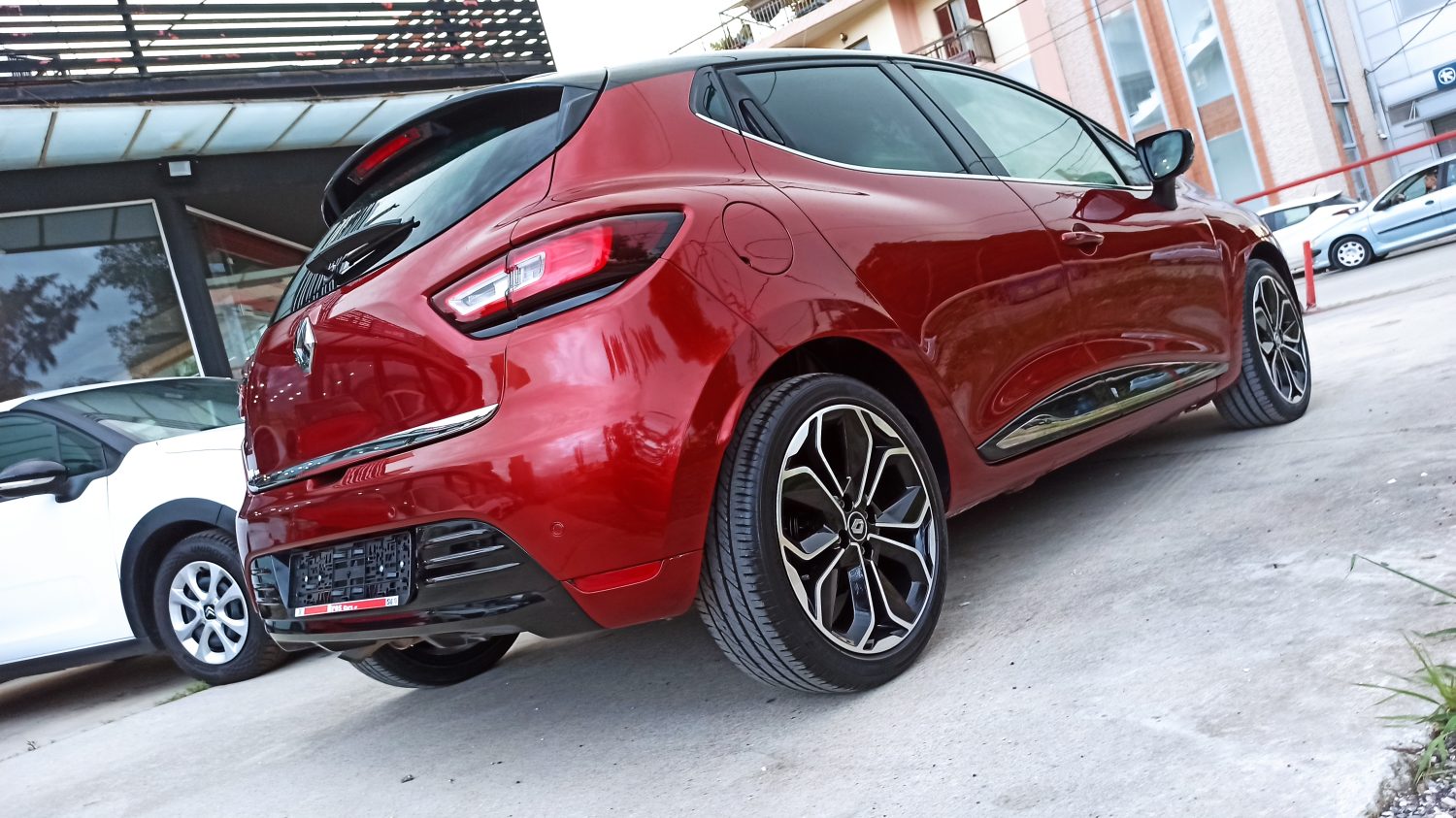 Renault Clio - Image 36