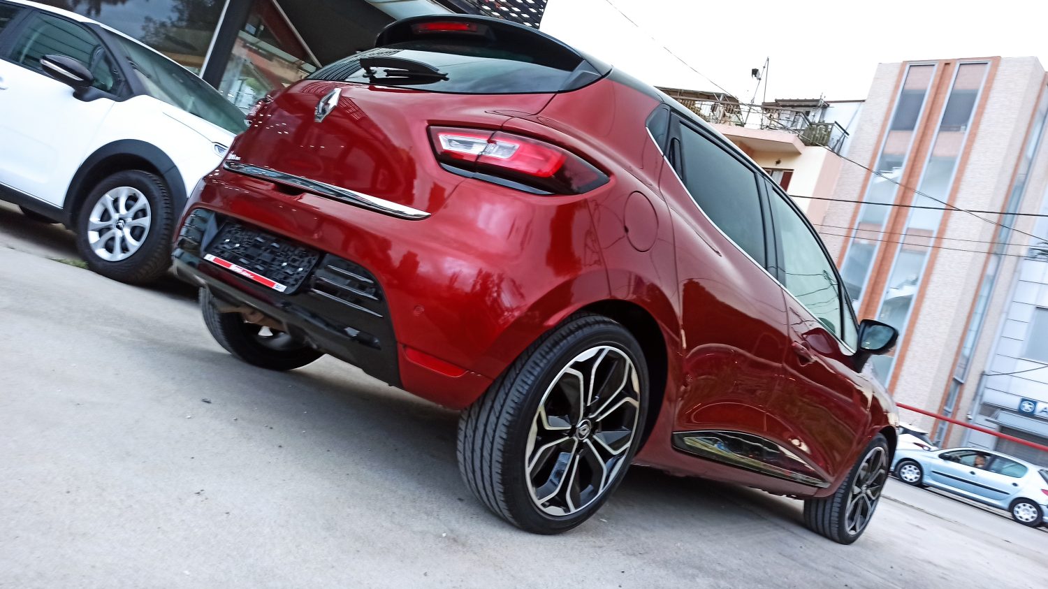 Renault Clio - Image 37