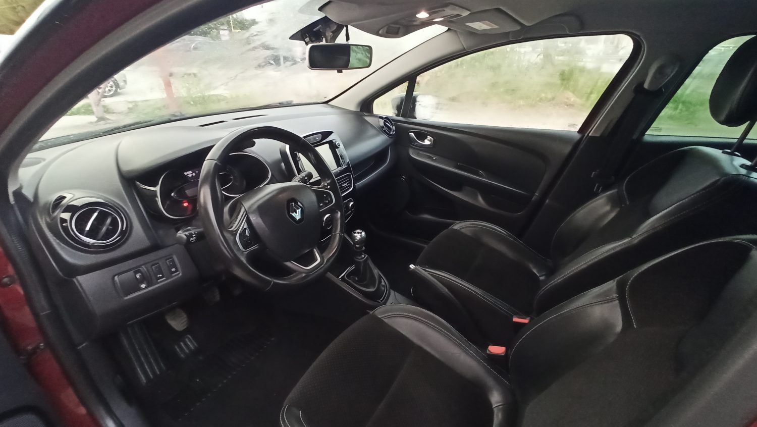 Renault Clio - Image 47