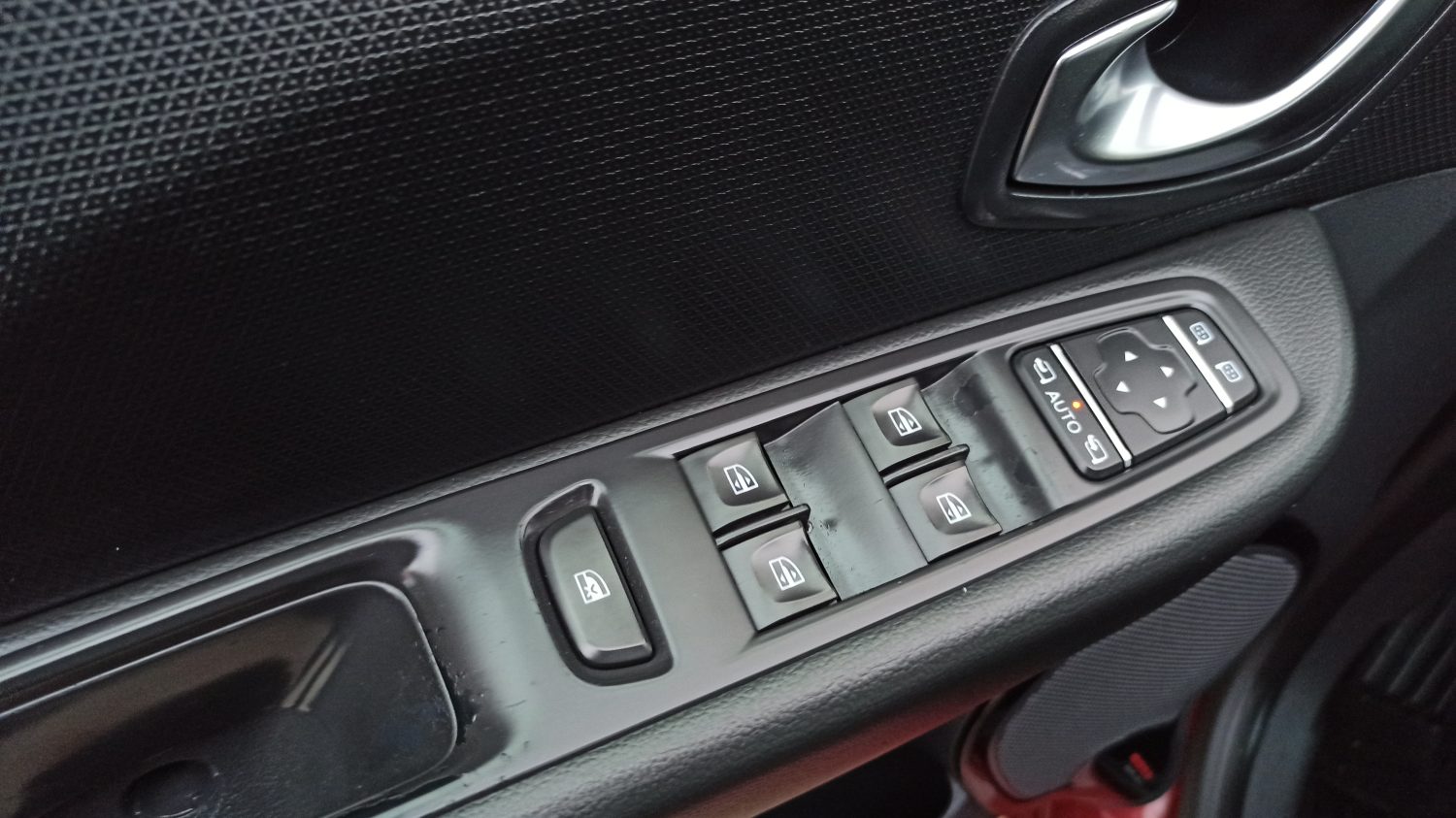 Renault Clio - Image 49