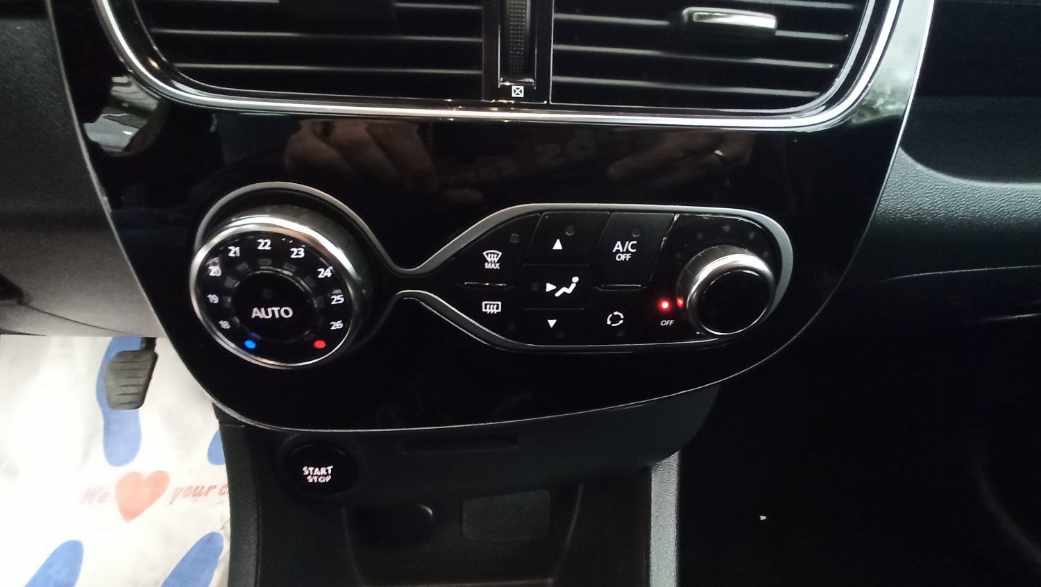 Renault Clio - Image 53