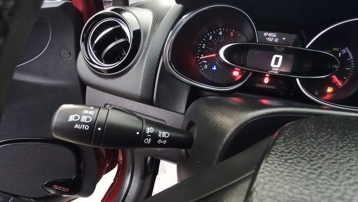 Renault Clio - Image 57