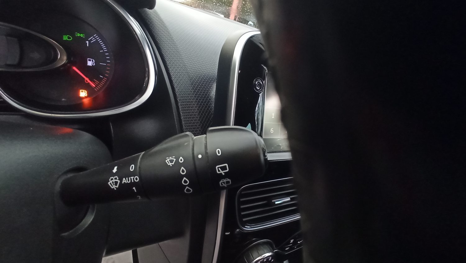 Renault Clio - Image 58
