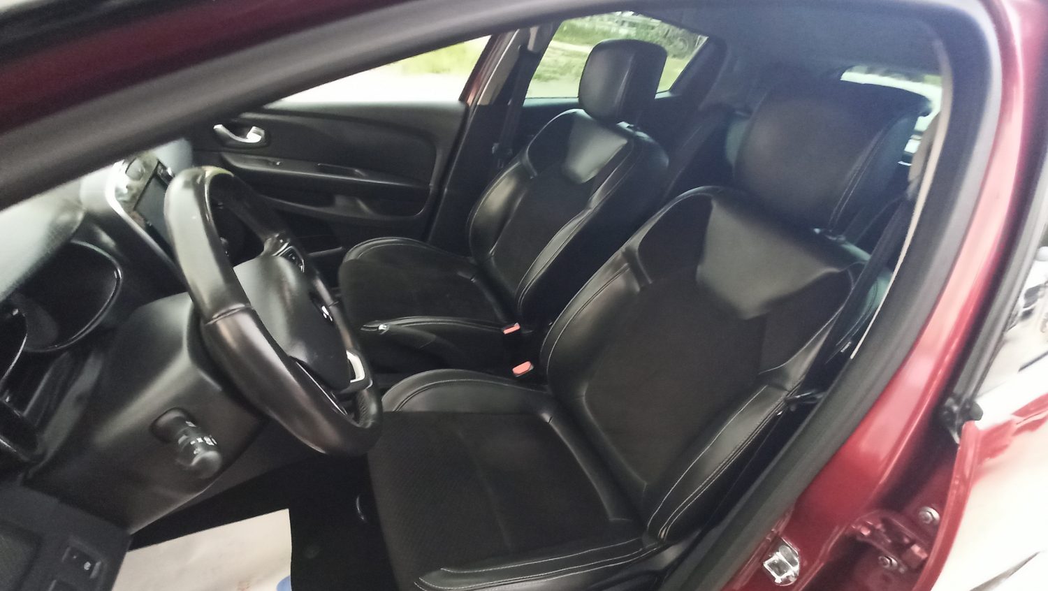 Renault Clio - Image 60