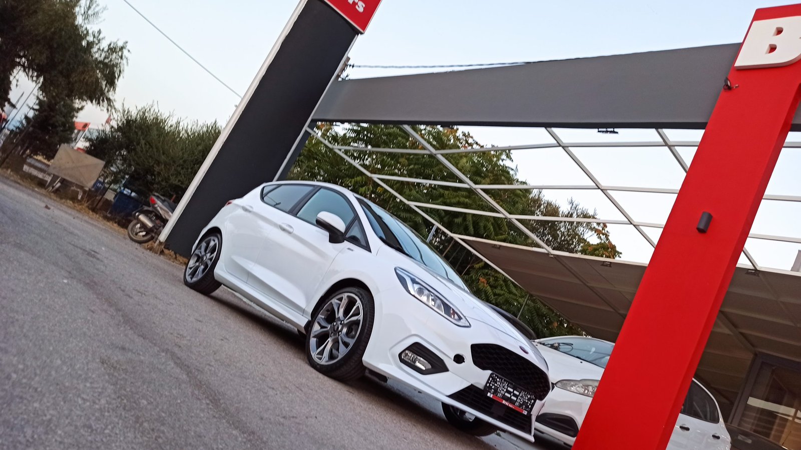 Ford Fiesta - Image 10