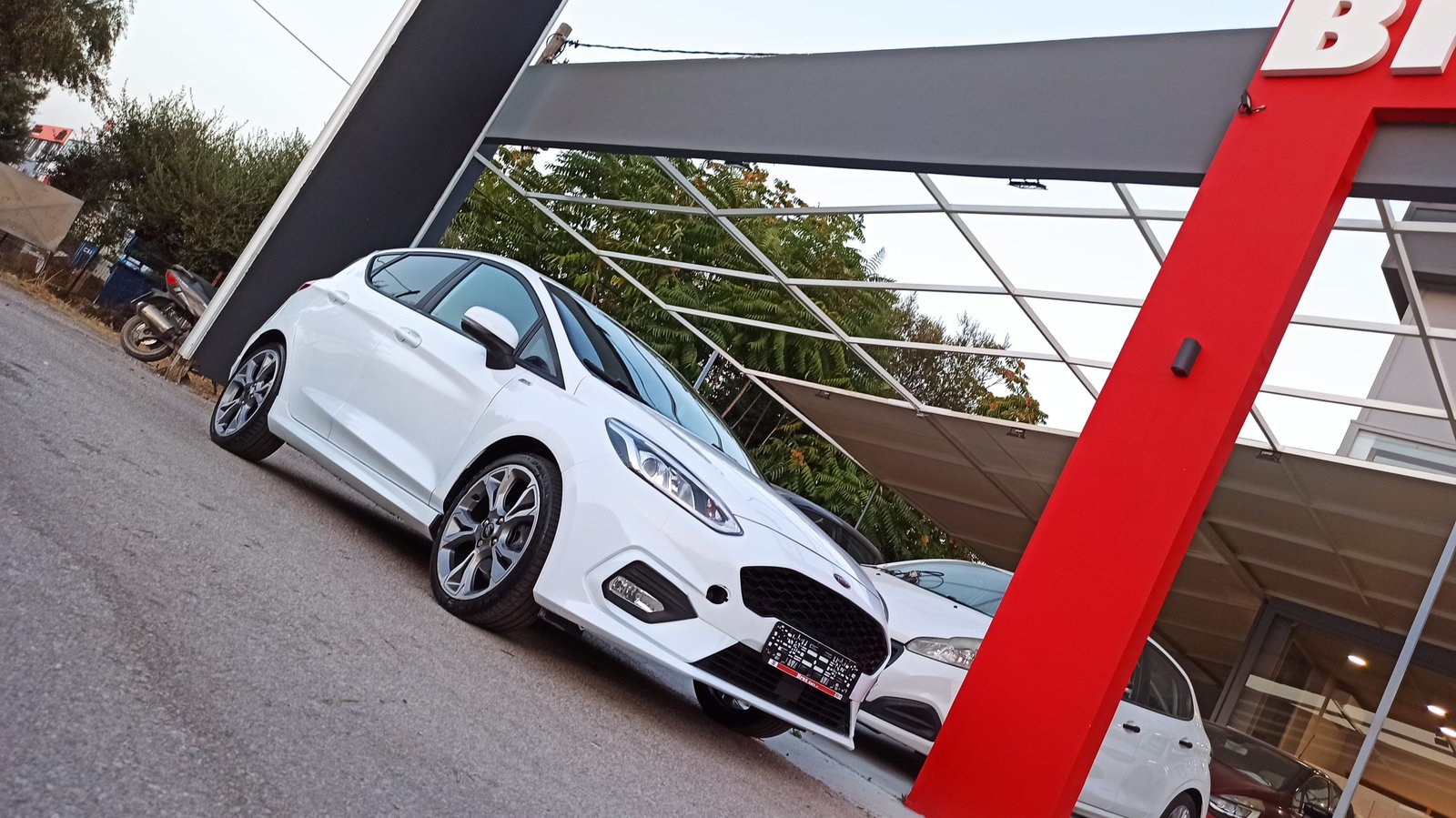 Ford Fiesta - Image 11