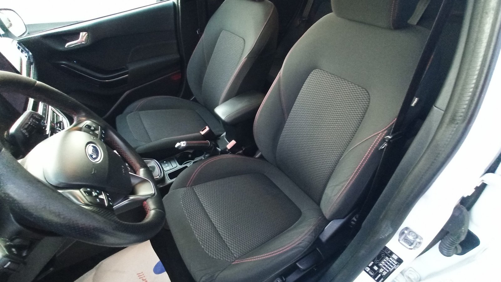 Ford Fiesta - Image 40