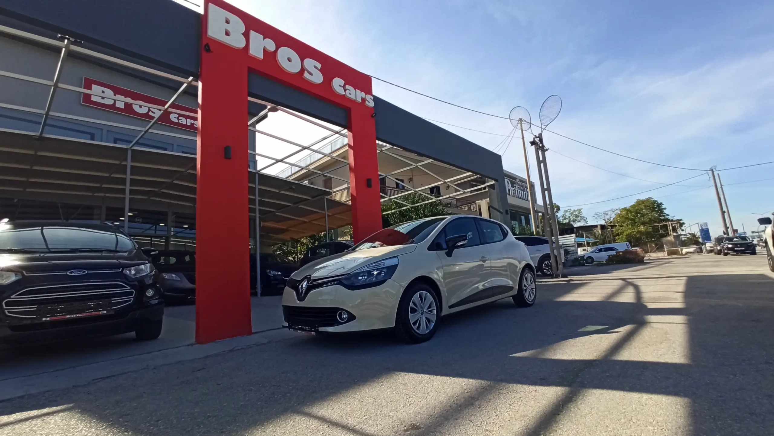 Renault Clio - Image 2