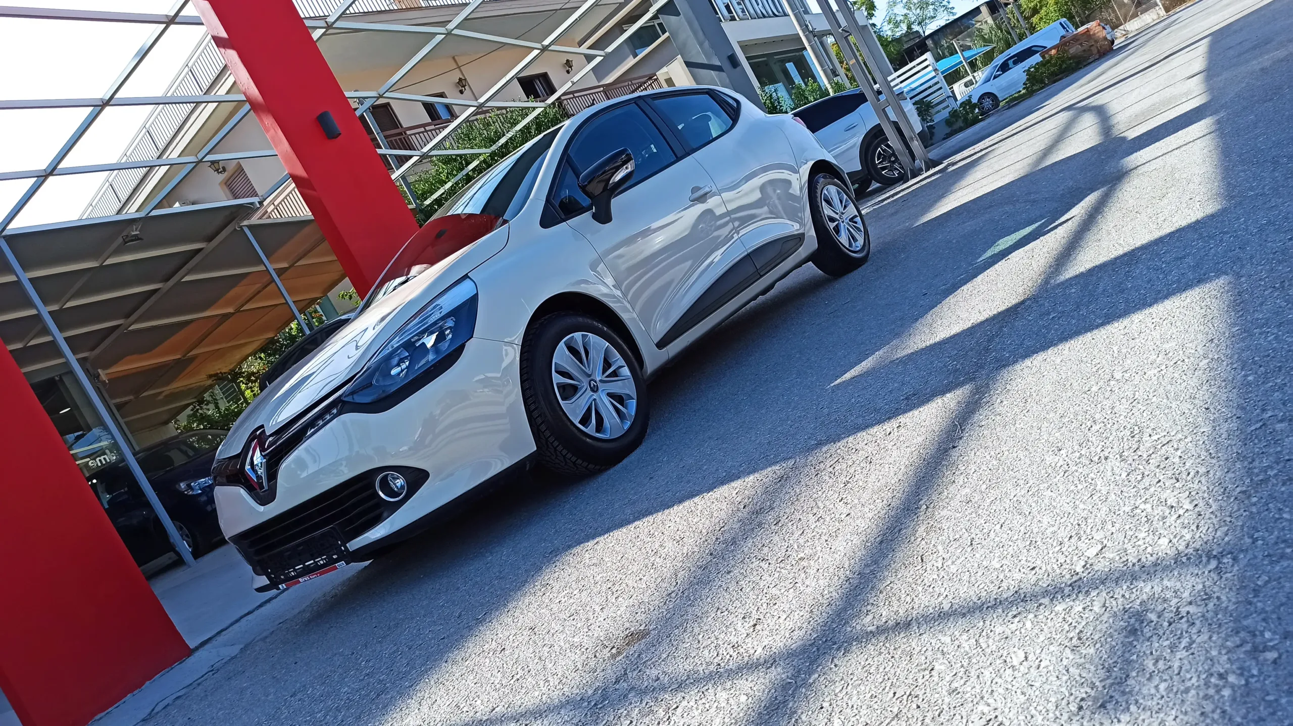 Renault Clio - Image 5