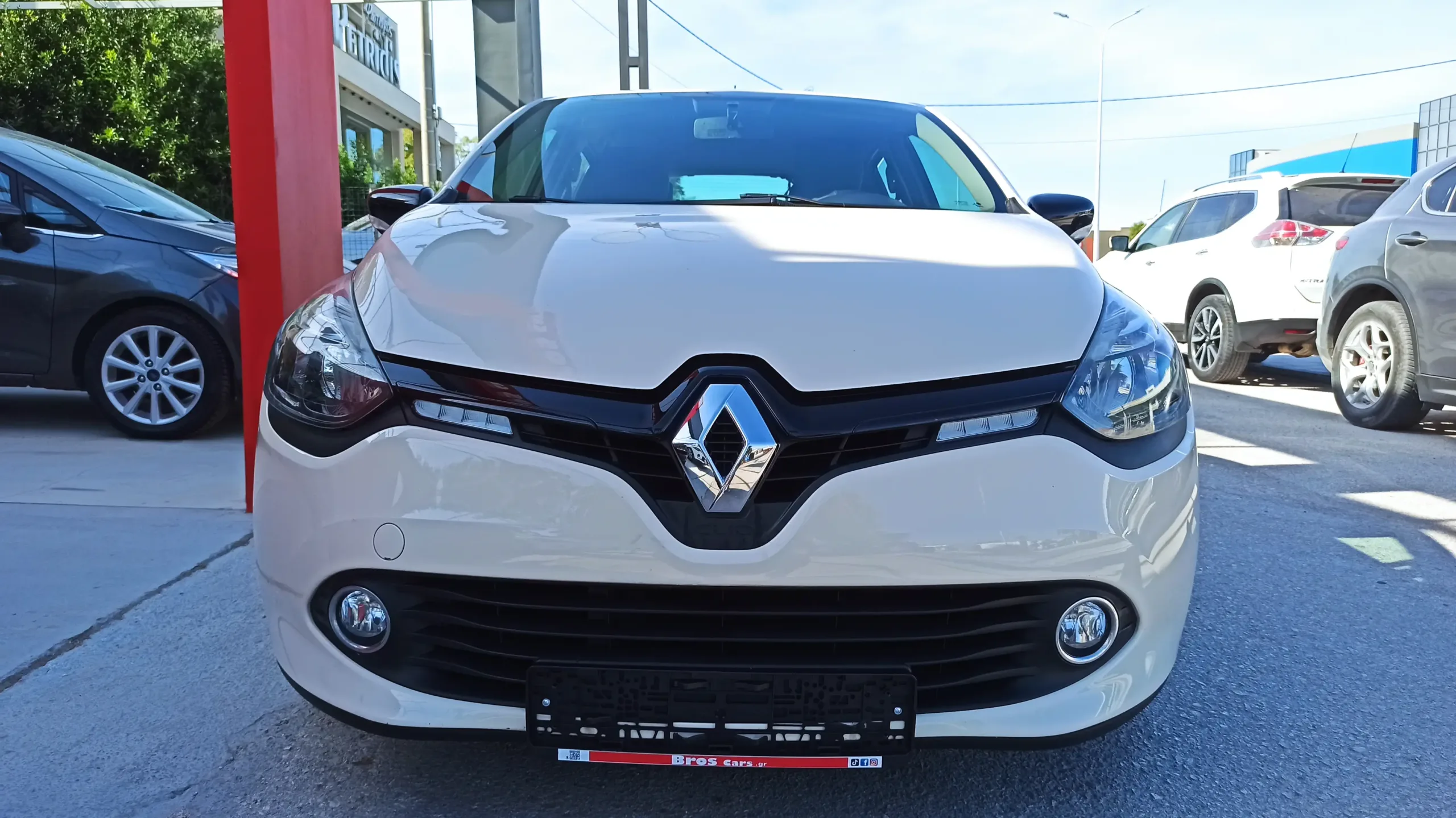 Renault Clio - Image 16