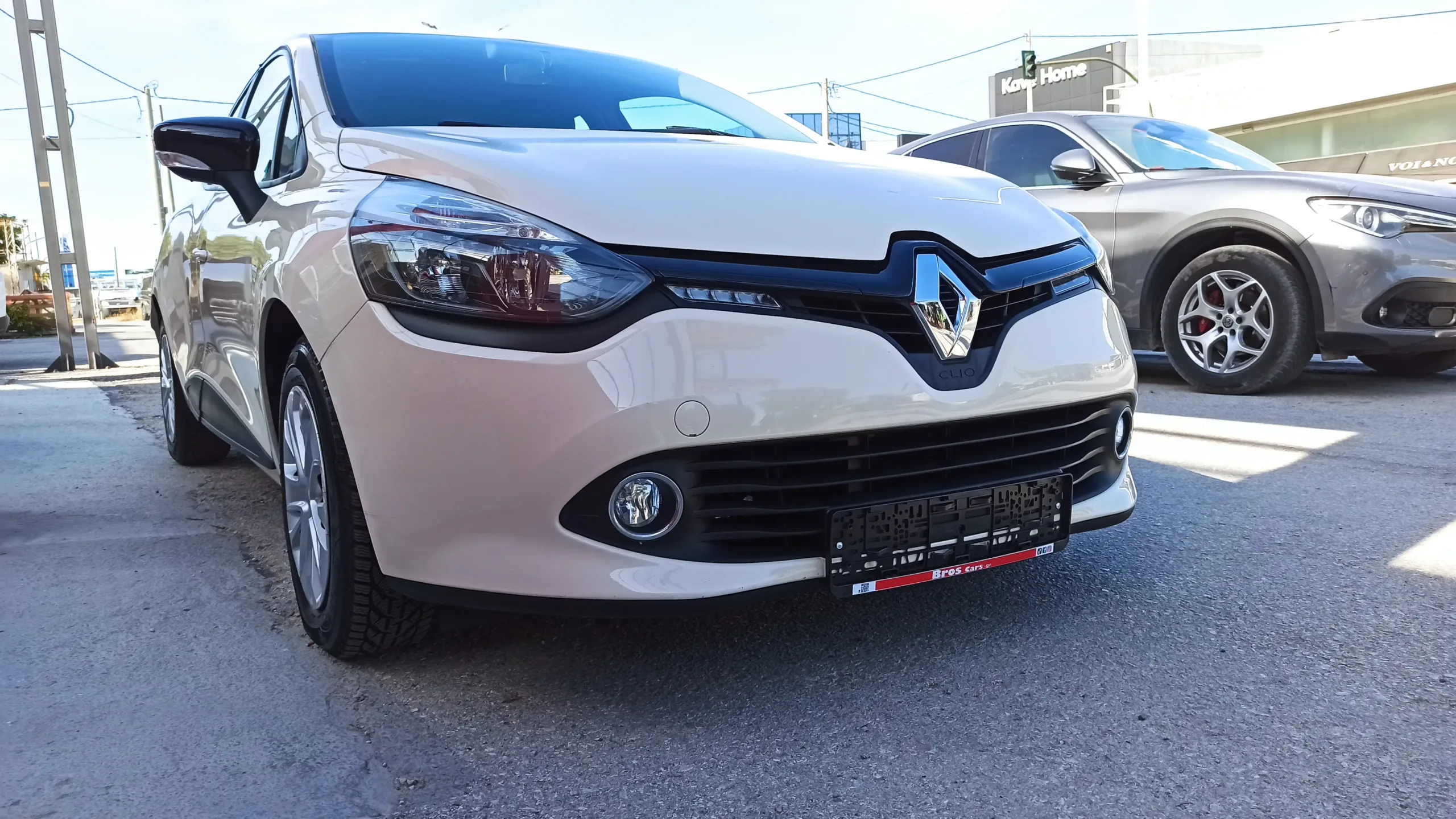 Renault Clio - Image 17
