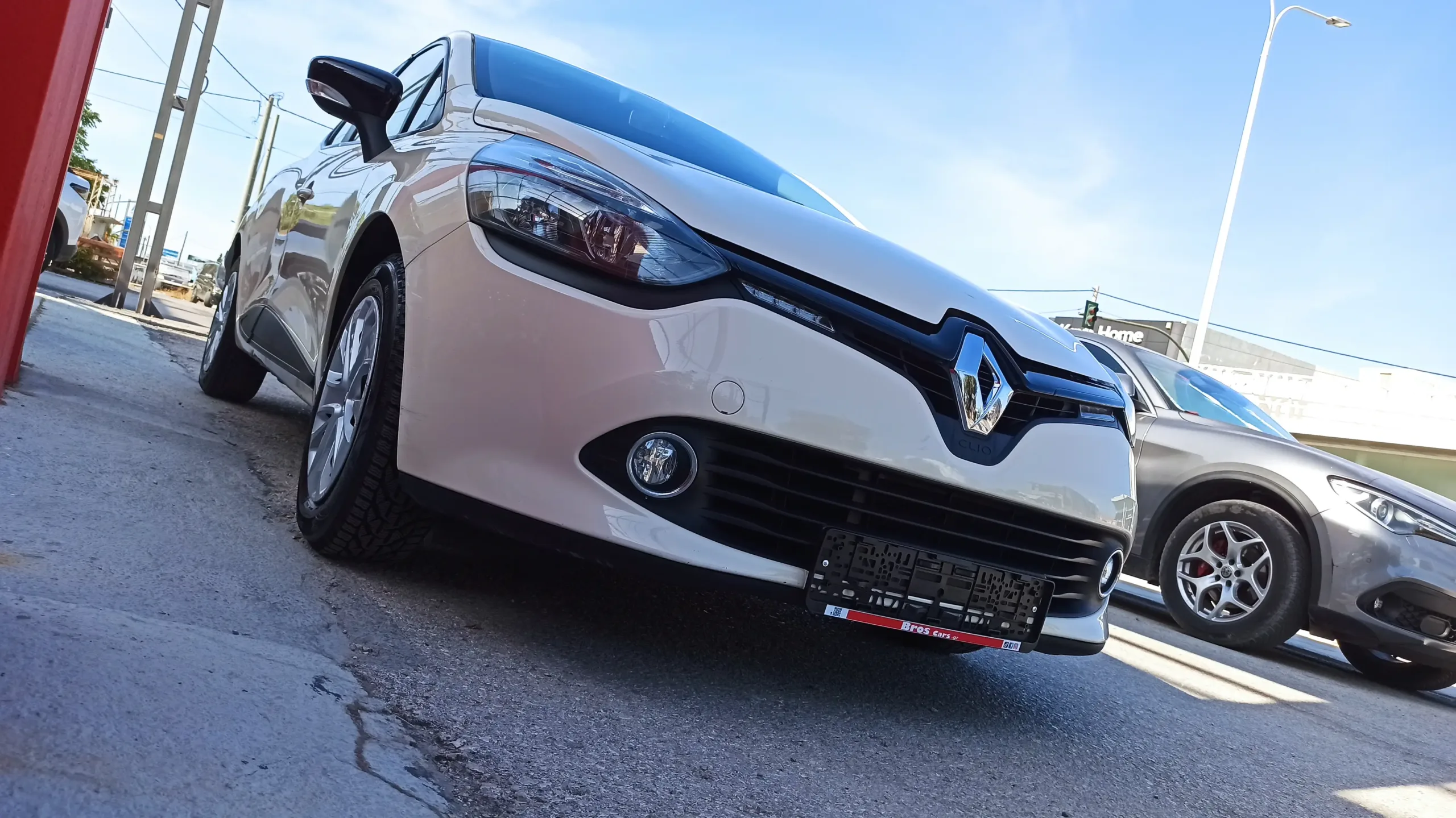 Renault Clio - Image 19