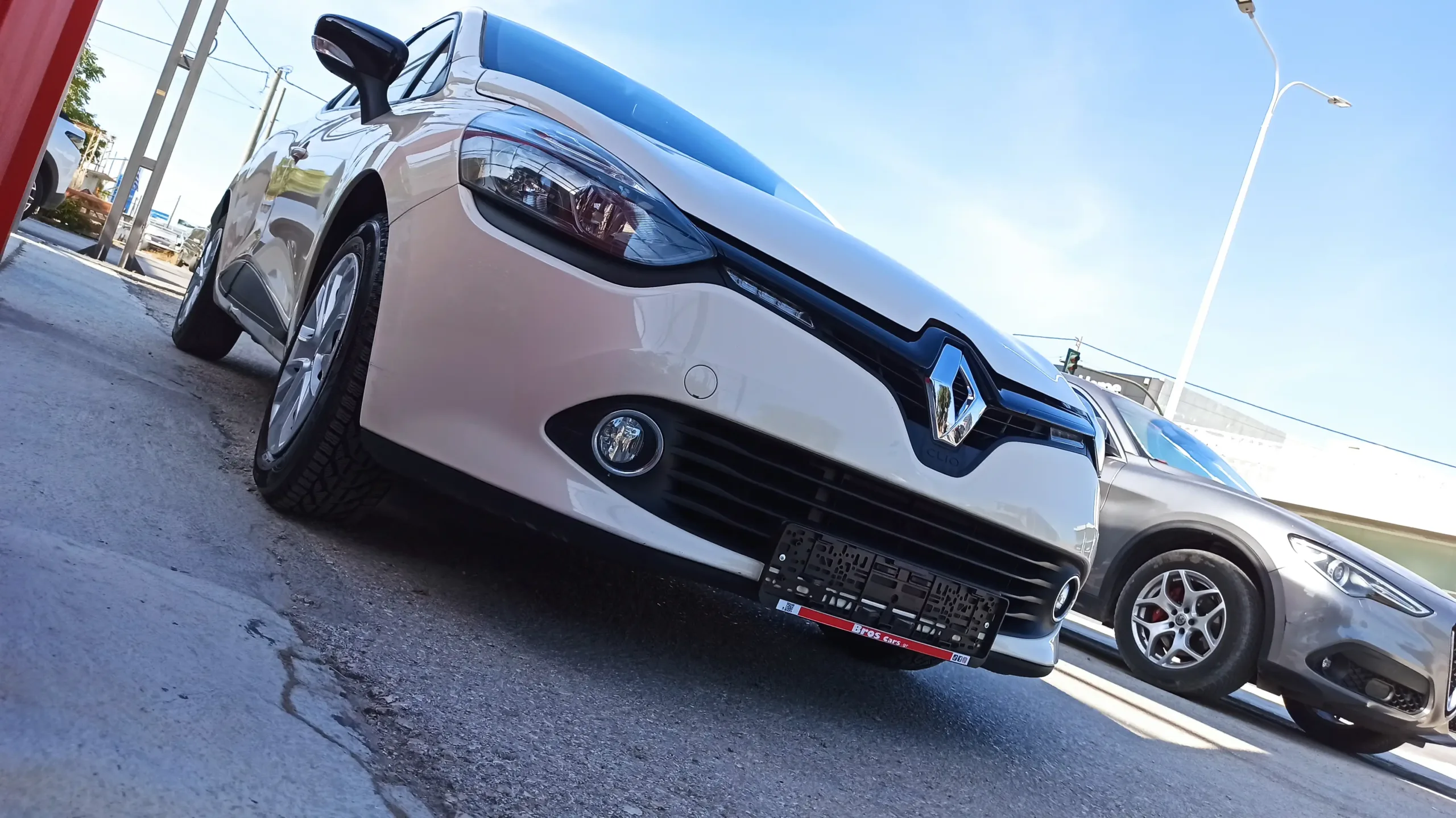 Renault Clio - Image 20