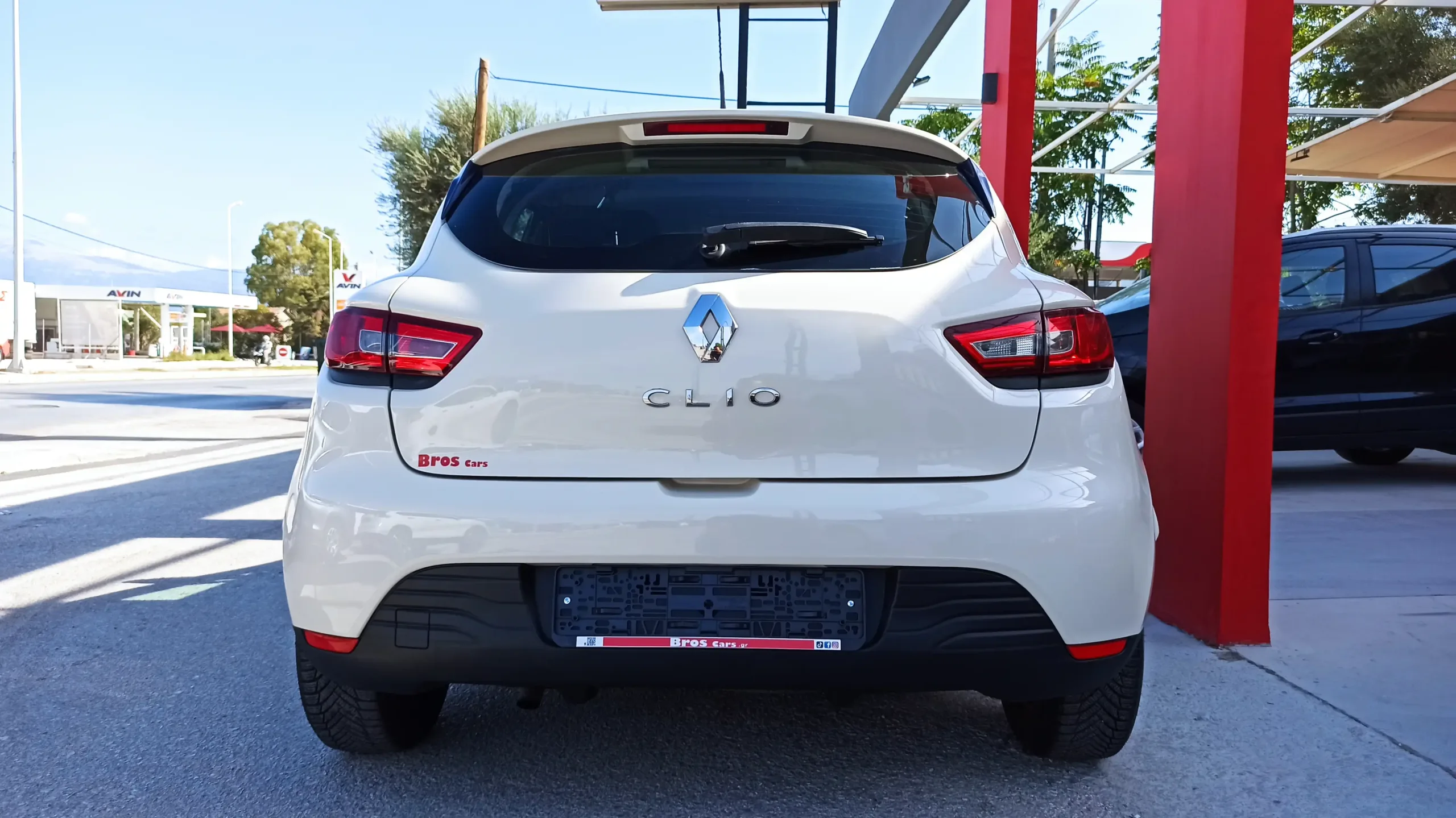 Renault Clio - Image 29