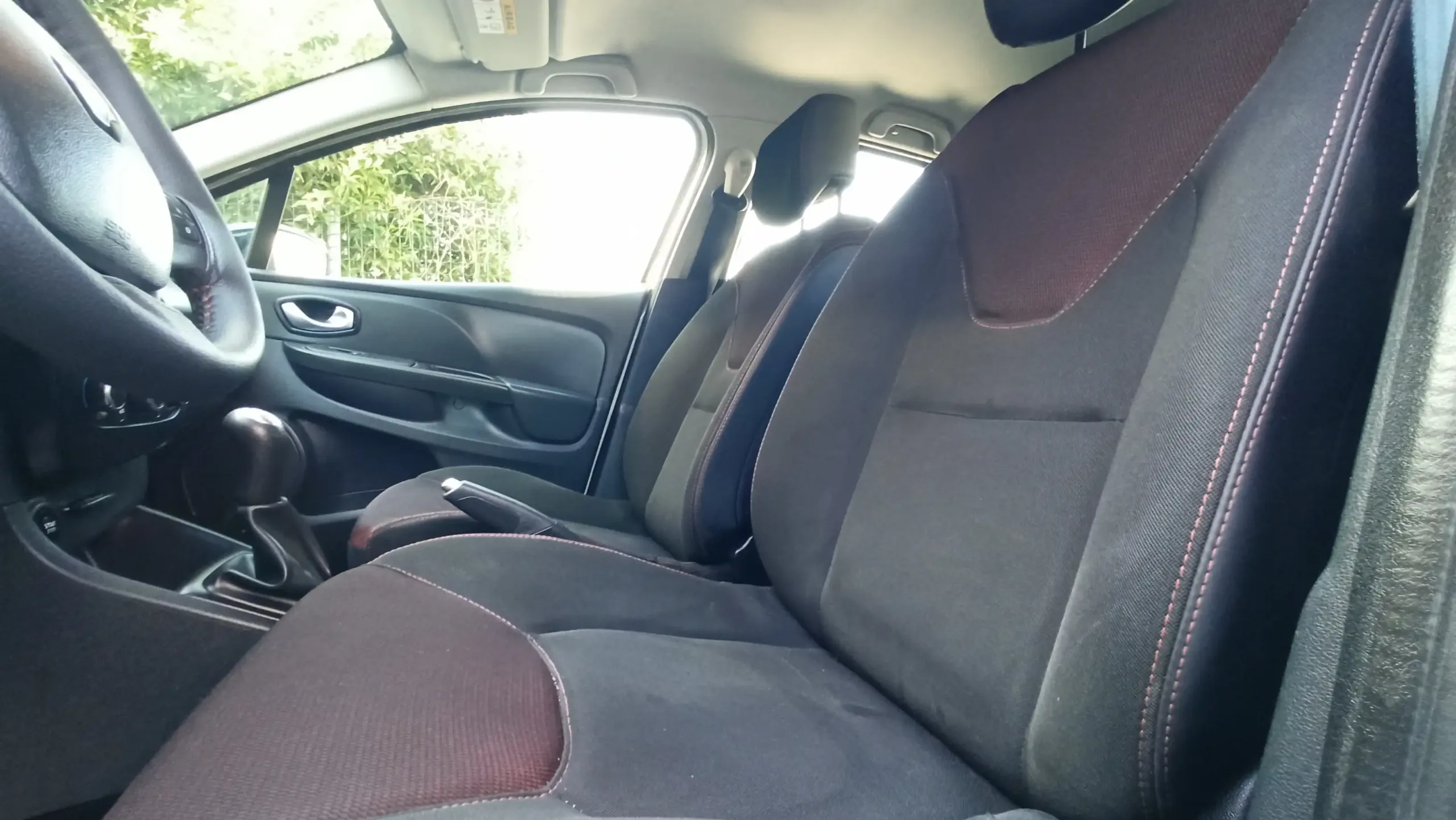 Renault Clio - Image 41