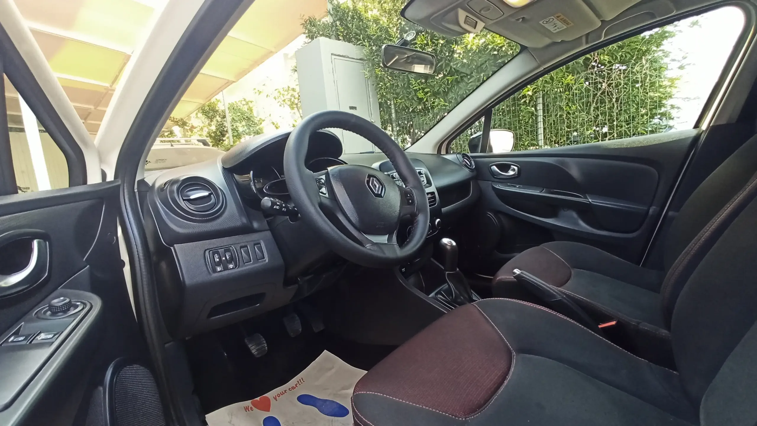 Renault Clio - Image 42