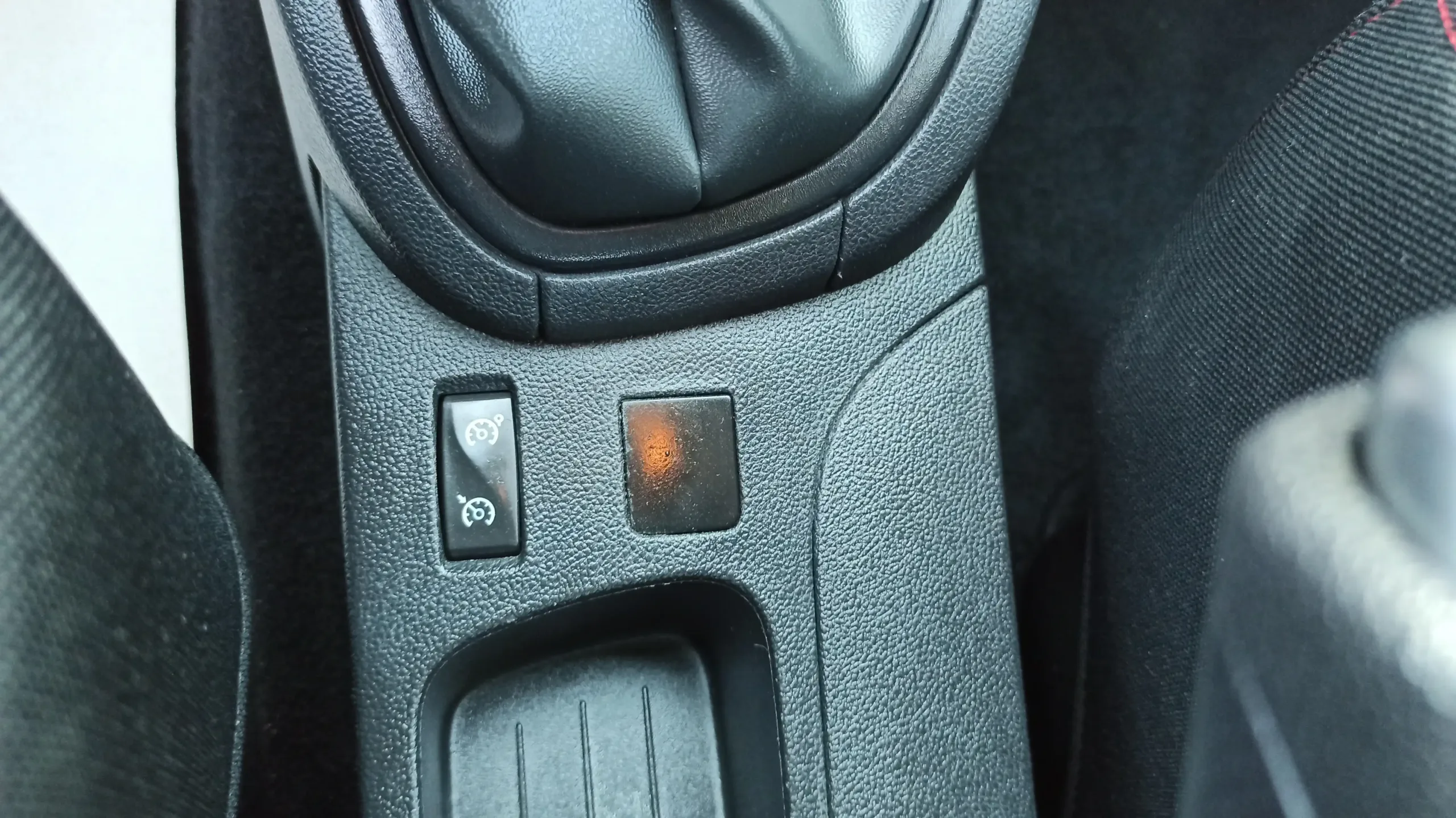 Renault Clio - Image 46