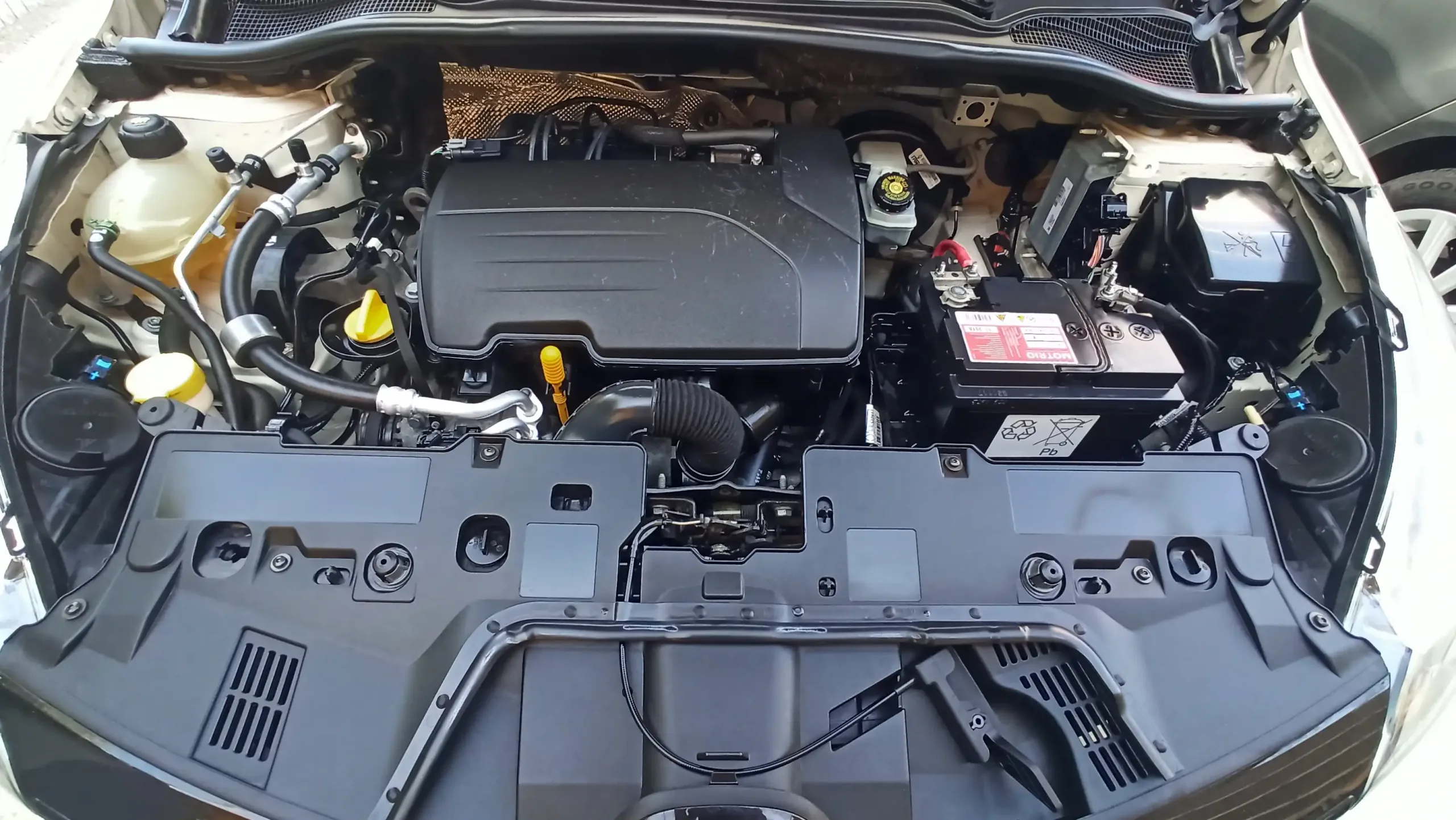 Renault Clio - Image 53